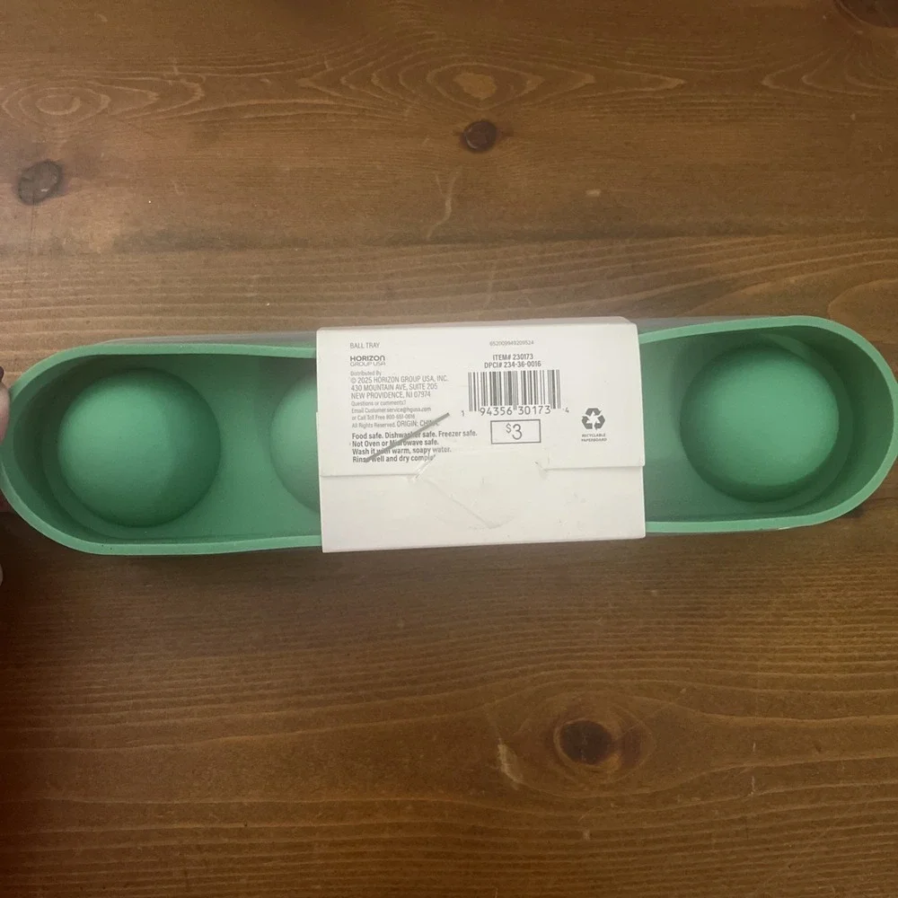 NWT Green Teal‎ Mint Color Food Mold Tray with Lid freezer safe